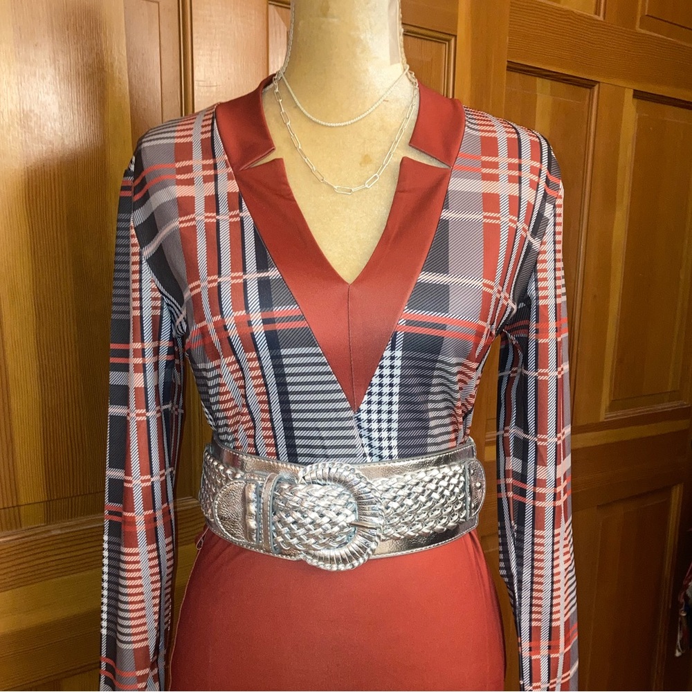 NWT, Lavishly Paris Belted Designer Dress. - Picture 2 of 16